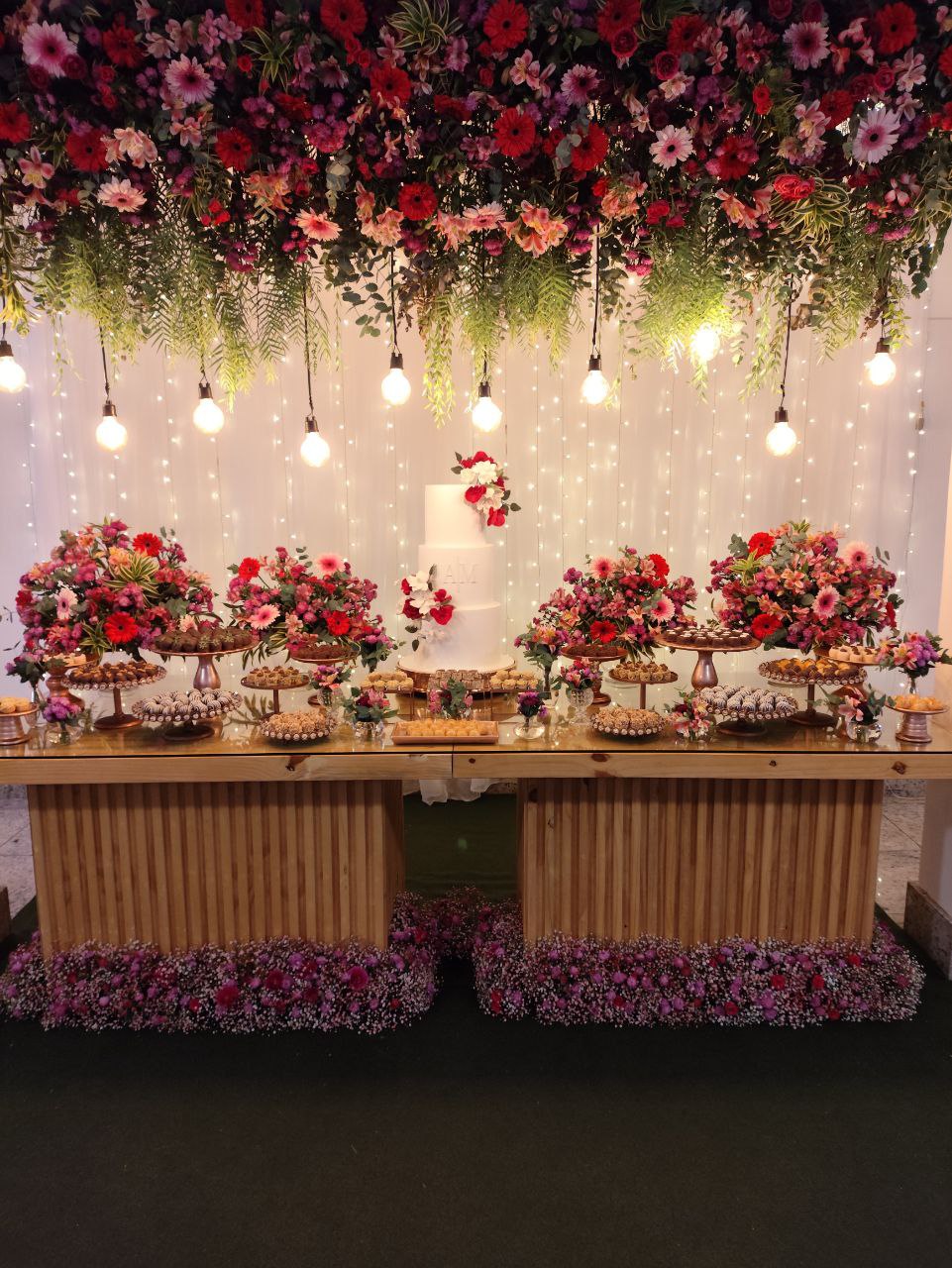 Mesa de bolo para casamento na Maison Orange em Vitória ES