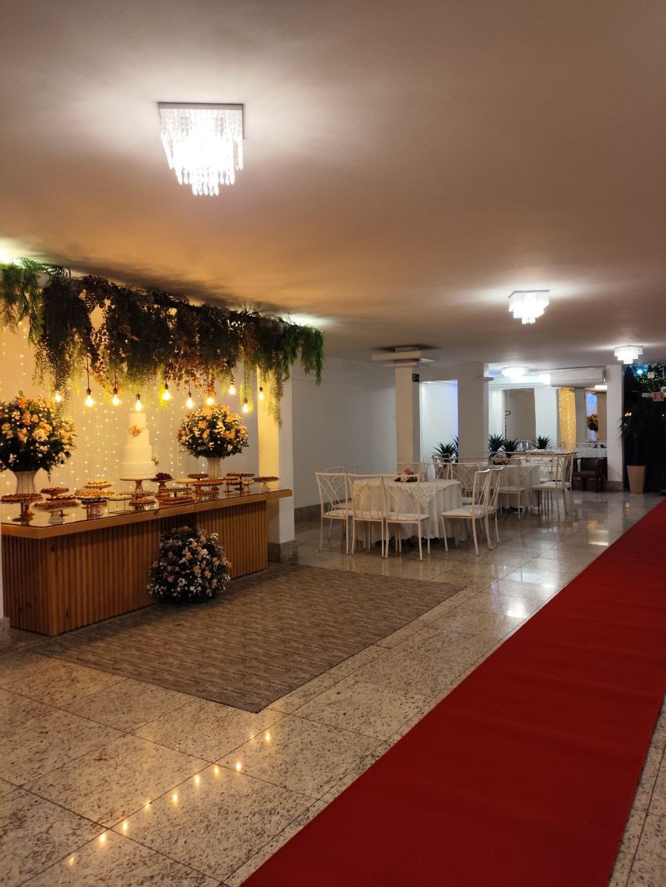 Salão de festas da Maison Orange Classique em Vitória ES com decoração para evento