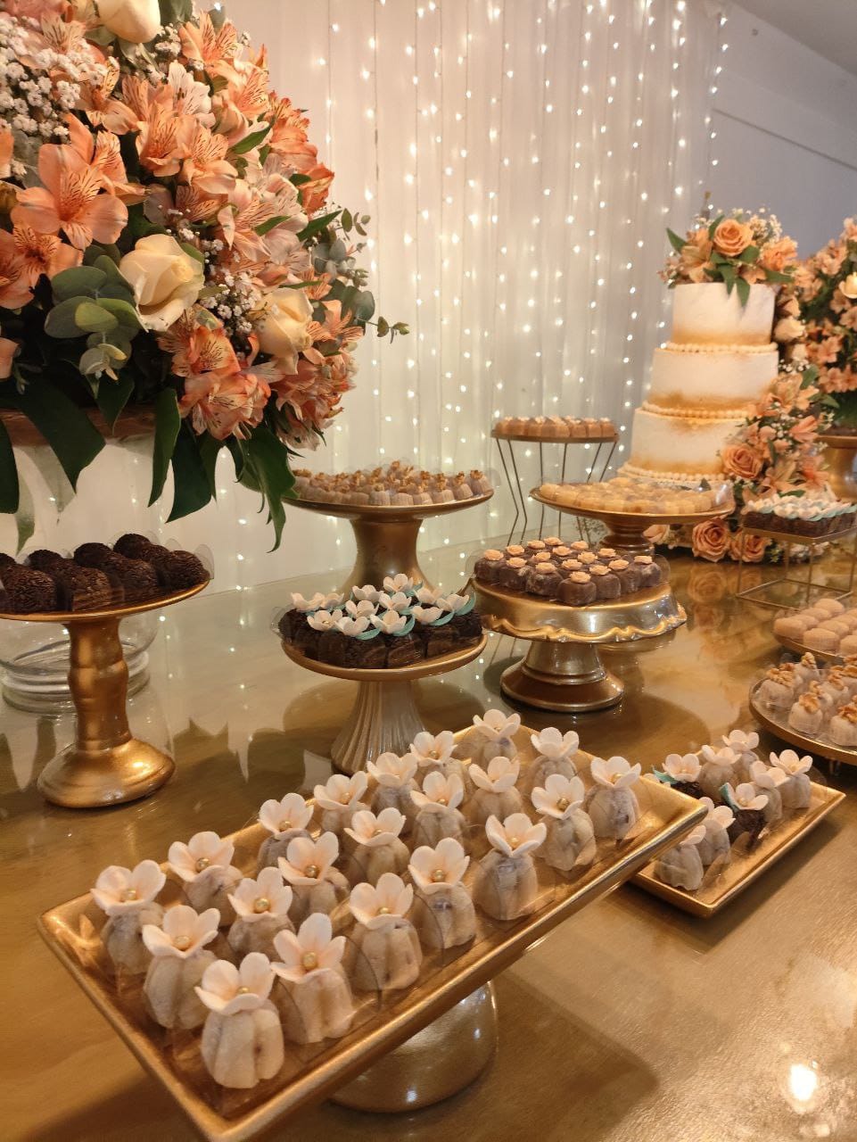 Buffet para eventos em Vitória ES com mesa elegante